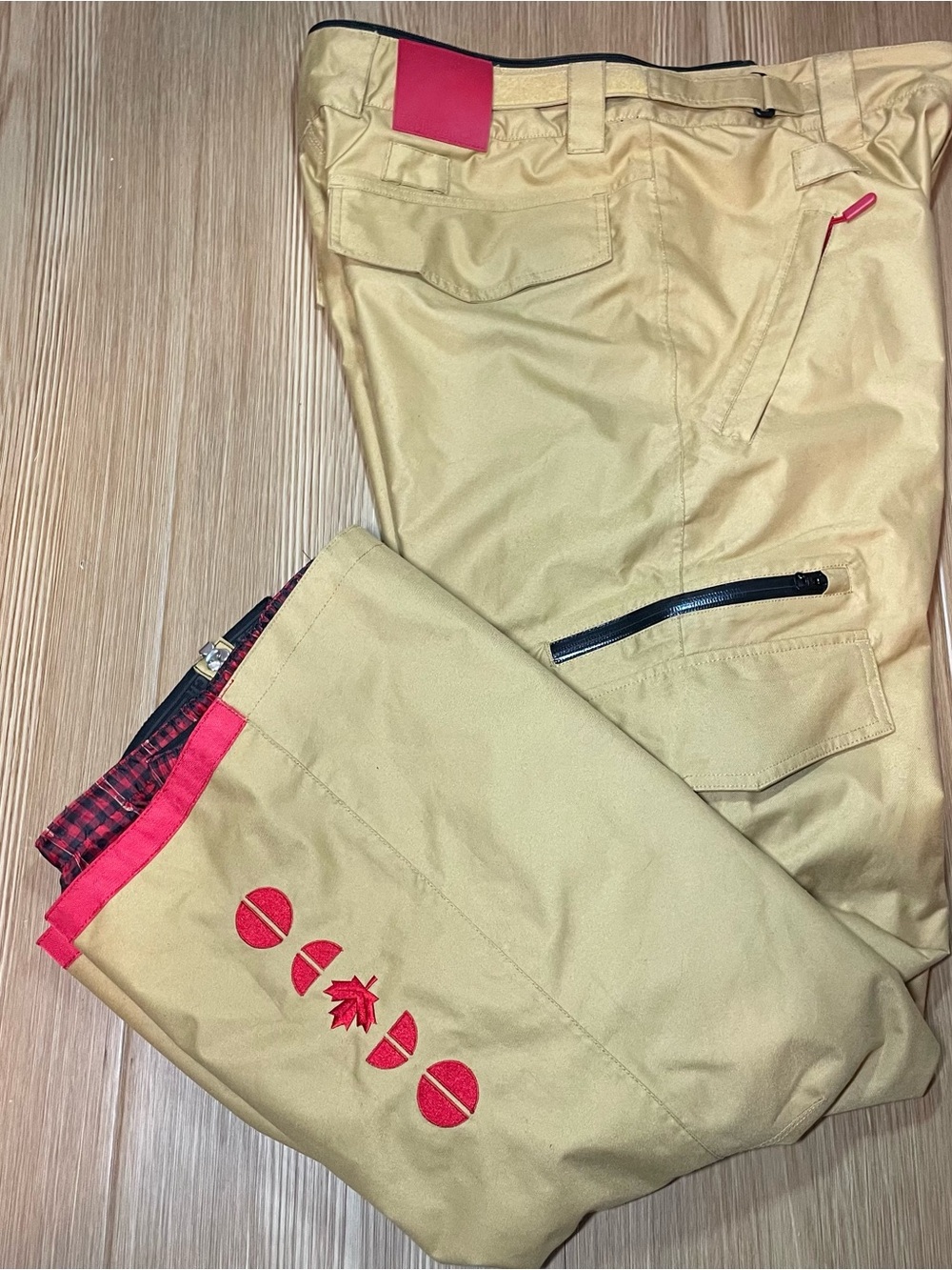 Westbeach Classic 20k Series Snowboard Pants Tan Beige Red Plaid L